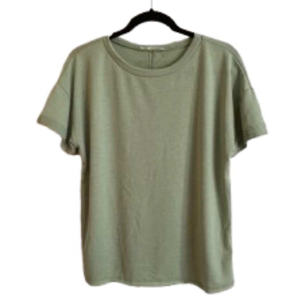 NWOT Reborn J Short Sleeve Crewneck T-Shirt - Sage Green - Size M